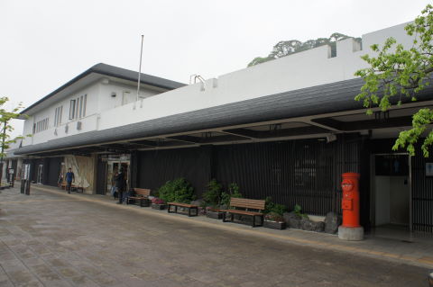 JR人吉駅・くま川鉄道人吉温泉駅（熊本県人吉市）